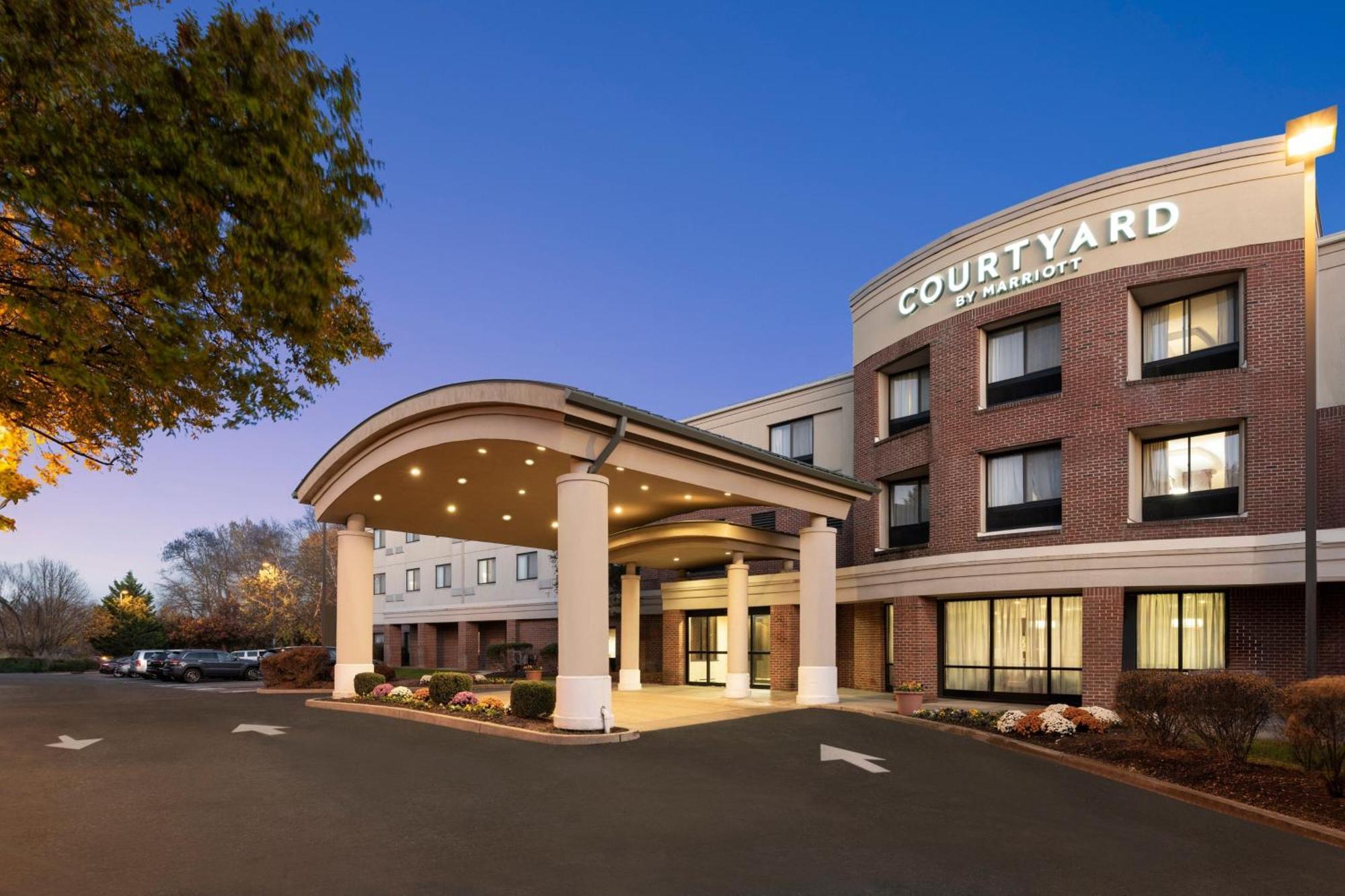 Courtyard Wall At Monmouth Shores Corporate Park Экстерьер фото