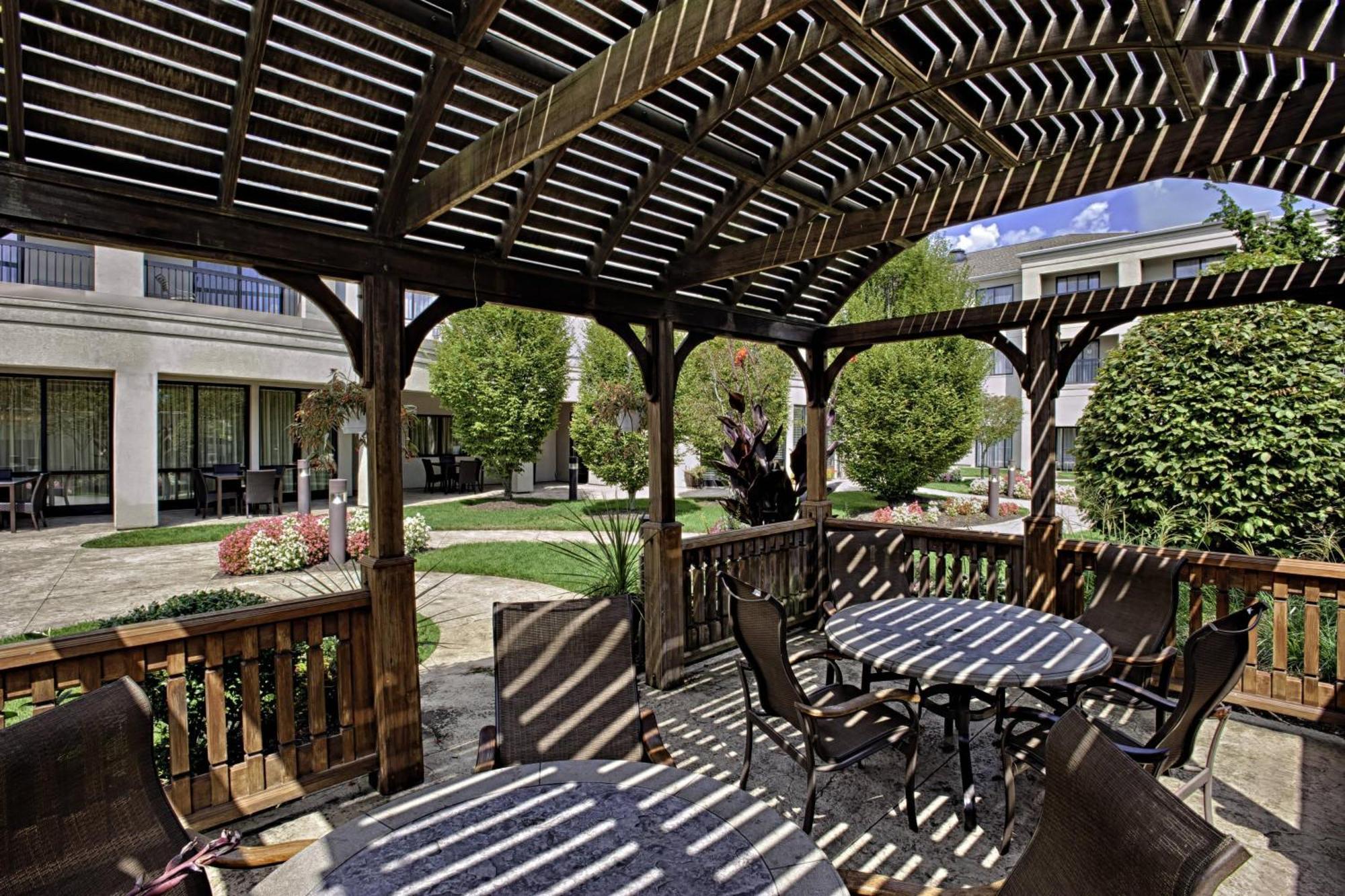 Courtyard Wall At Monmouth Shores Corporate Park Экстерьер фото